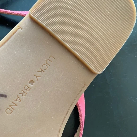 Lucky Brand - Picture 5 of 7